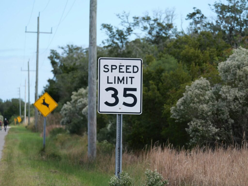 speed limit sign boundary thresholds